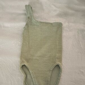 Hunza g one shoulder ⭐️